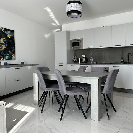 Exceptional 3-Bedroom Apartment, Sliema - Tigne Point! Dış mekan fotoğraf