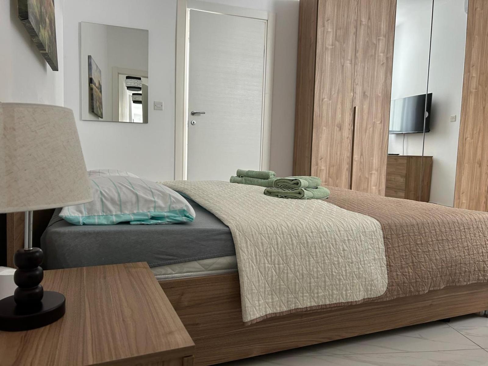 Exceptional 3-Bedroom Apartment, Sliema - Tigne Point! Dış mekan fotoğraf