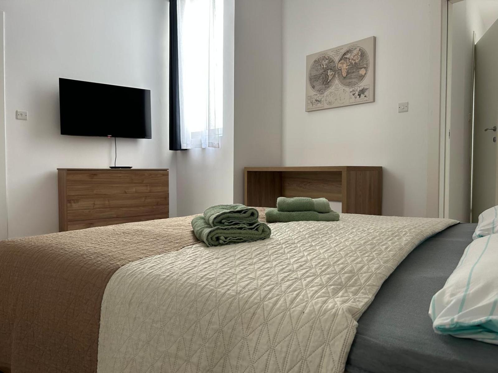 Exceptional 3-Bedroom Apartment, Sliema - Tigne Point! Dış mekan fotoğraf